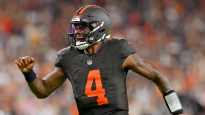 Browns' late field goal ends Aaron Rodgers' Thursday night game, secures Cleveland's third consecutive victory