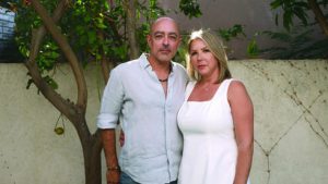 Couple faces cancer together: both diagnosed in the same month and receive chemotherapy side by side