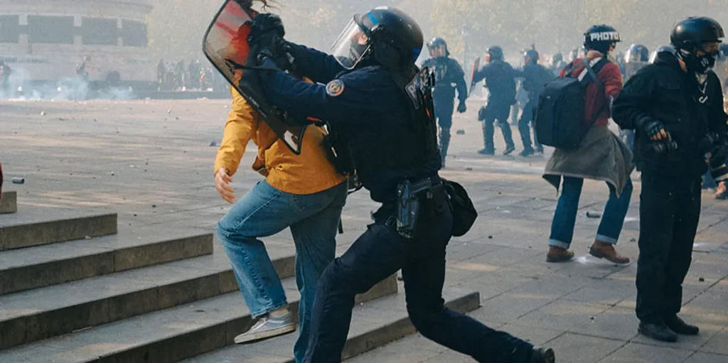 Disorderly scenes of the 'ultra-left': Wild viral moments from the riots in France