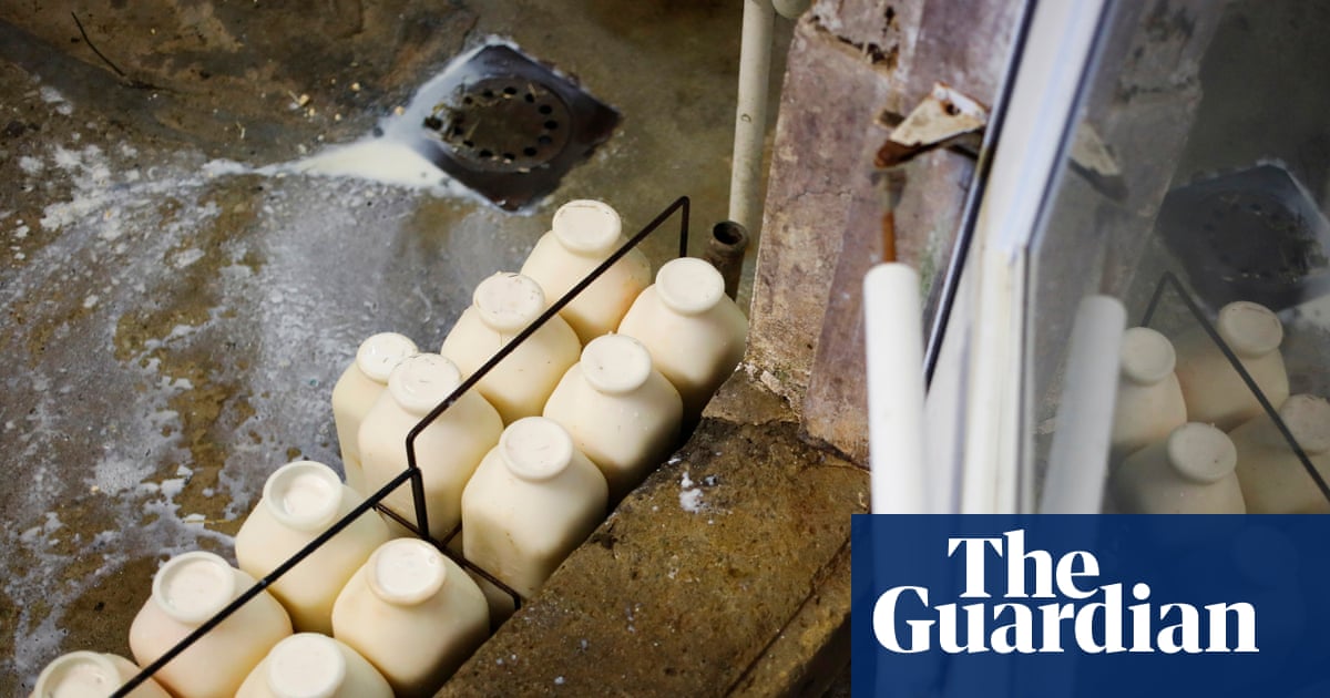 Doctors' organization urges a prohibition on raw milk due to its growing popularity in the US