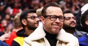 Donnie Wahlberg expresses gratitude to God and pilots after a major crisis was averted on his private jet.