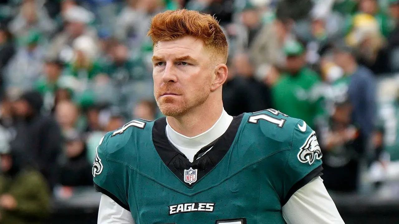 Eagles cut Pro Bowl quarterback Andy Dalton following one bad pass in defeat
