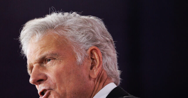 Franklin Graham: 'Consider Carefully the Positions of Both Parties'