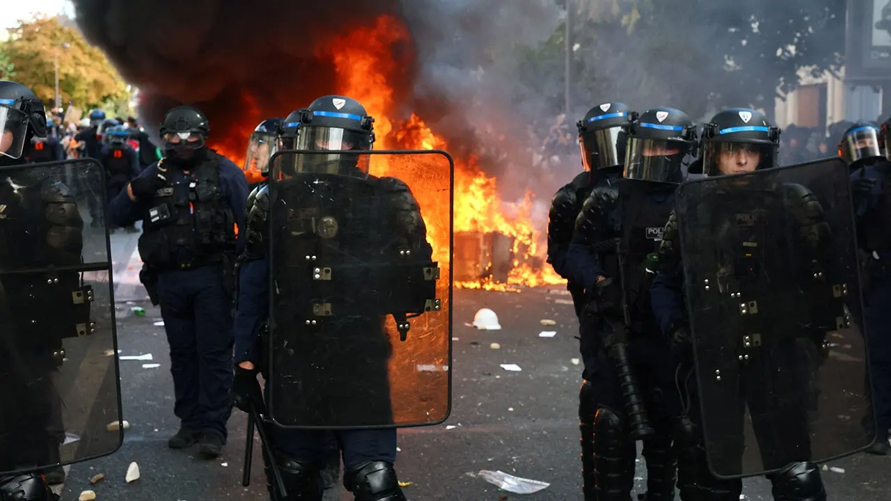 French PM comments on injuries to teens during student protests, stating 'accidents happen'