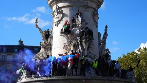 French publication criticizes Macron following widespread riots in France