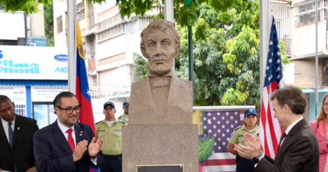 Historic Abraham Lincoln Plaza in Caracas, Venezuela is Restored by the U.S.