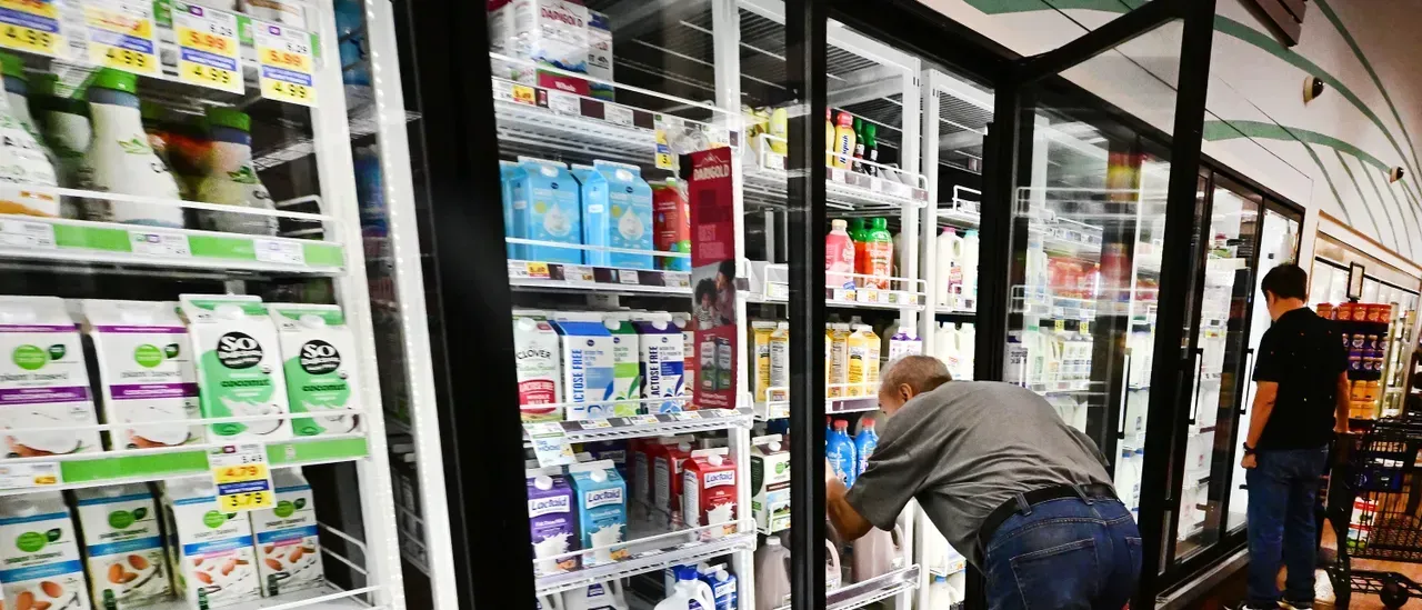 Inflation Erases Americans' Wage Increases for Five Consecutive Months Amid Ongoing Effects of the Iran War