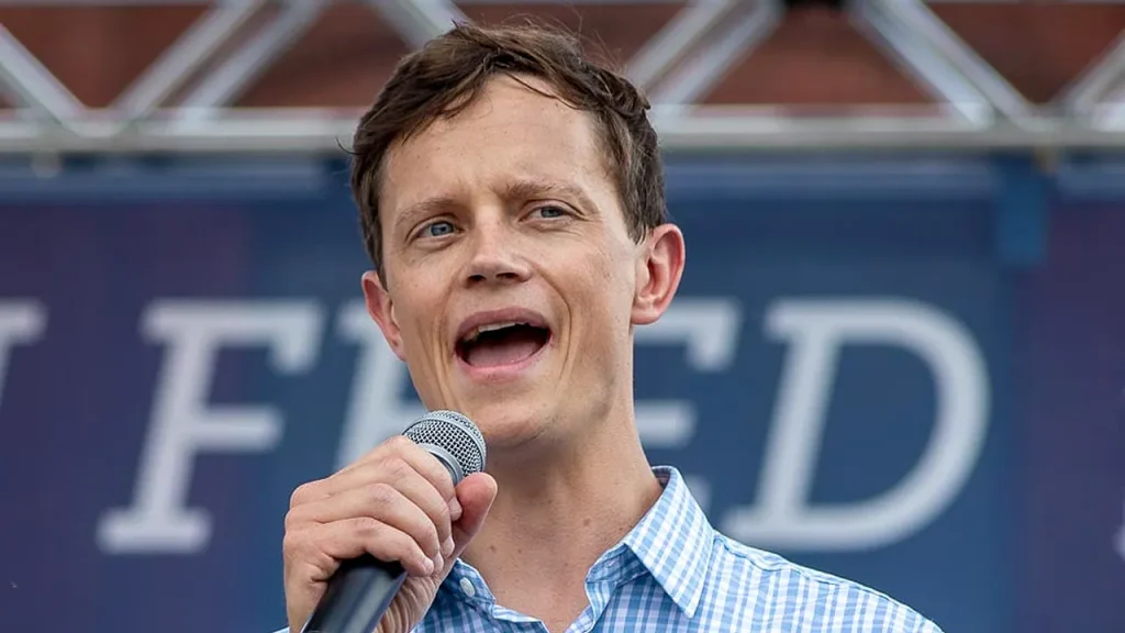 Iowa gubernatorial candidate Rob Sand visits church that welcomed drag queens