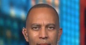 Jeffries Avoids Answering Whether He Supports Mamdani's Request to Join ICC and Arrest Netanyahu