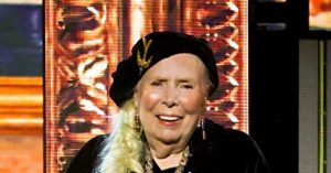 Joni Mitchell Becomes a U.S. Citizen: 'A Journey That Started 62 Years Ago'