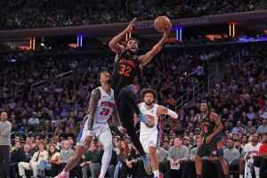 Karl-Anthony Towns reacts to Mike Brown's challenge regarding the Knicks