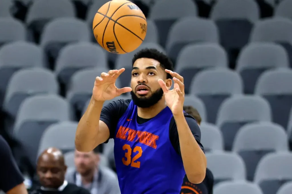 Knicks halt contract discussions with Karl-Anthony Towns ahead of the season