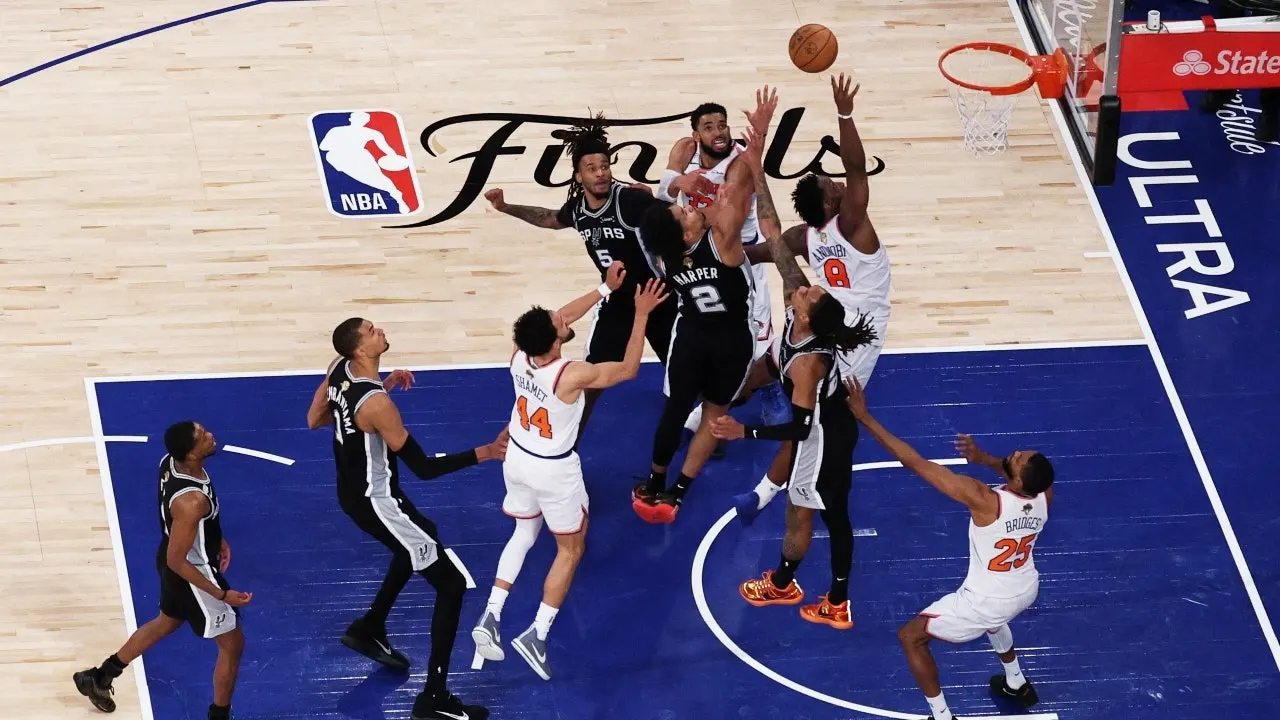 Knicks supporter imitates OG Anunoby's famous Game 4 tip-in using skeletons in a classic Halloween display