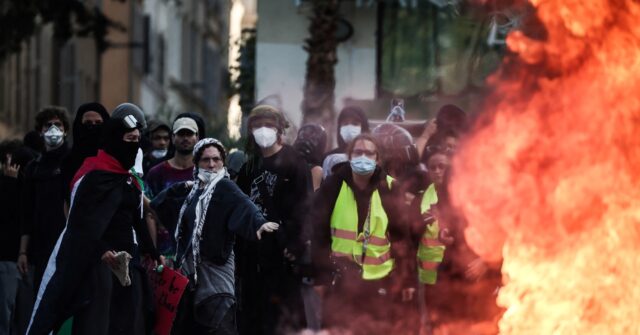 Labor Unions on the Left Support Protests by French Youth, Call for Higher Wages