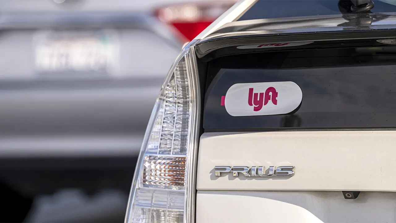 Lyft accepts to document settlement in California regarding drivers' pay disputes.