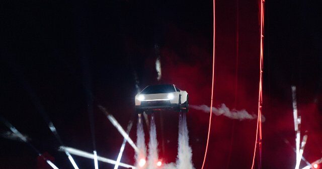 Musk Reveals Flying Tesla Roadster in Texas