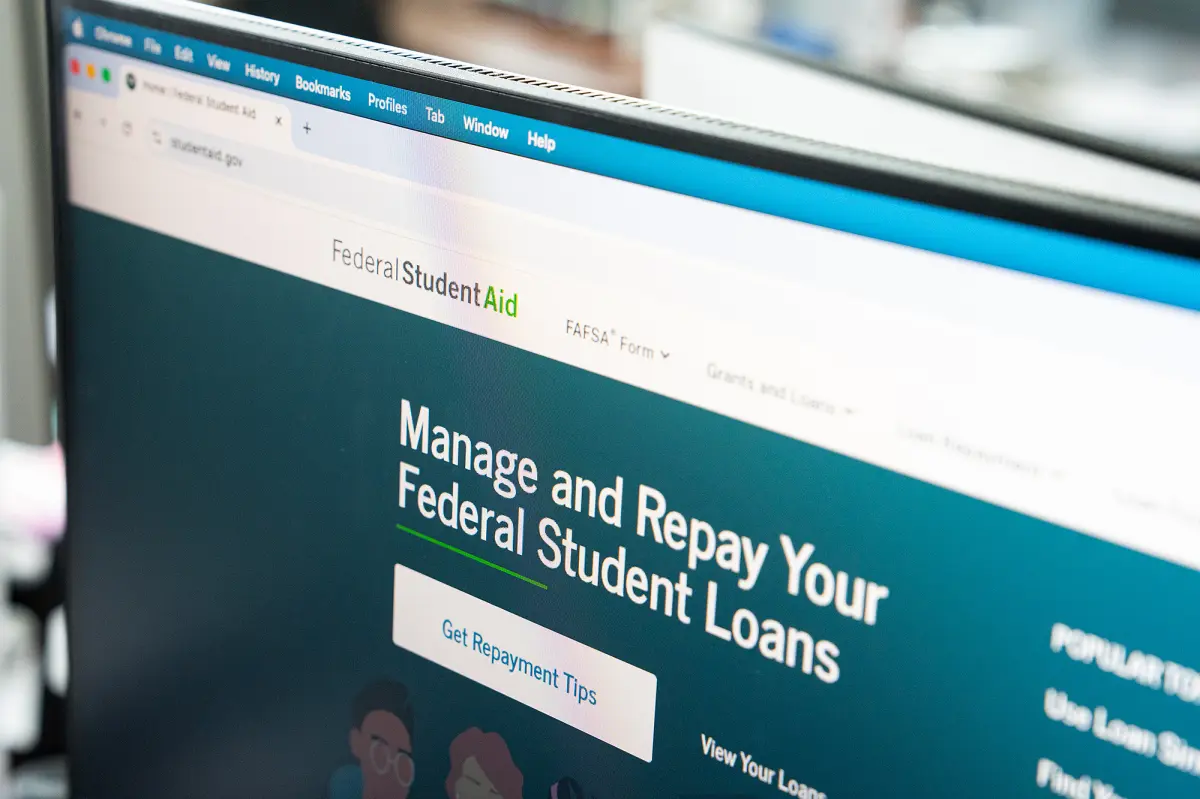 New deadline for student loan borrowers seeking lower interest rates