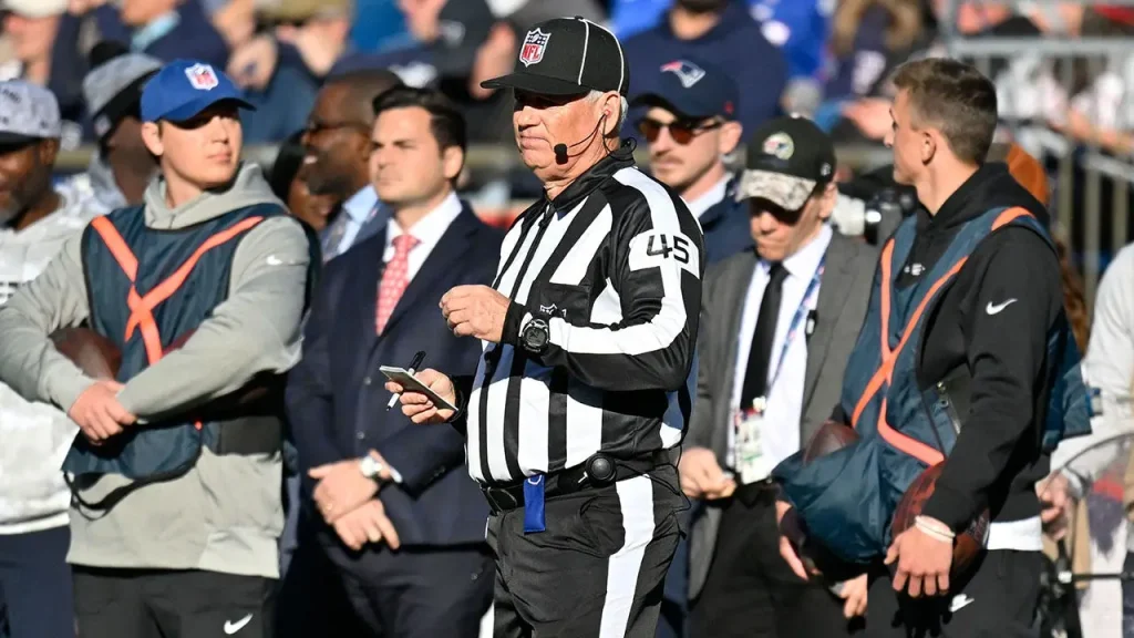 NFL looking into situation where line judge Jeff Seeman seemed to use foul language towards Cardinals' Trey McBride
