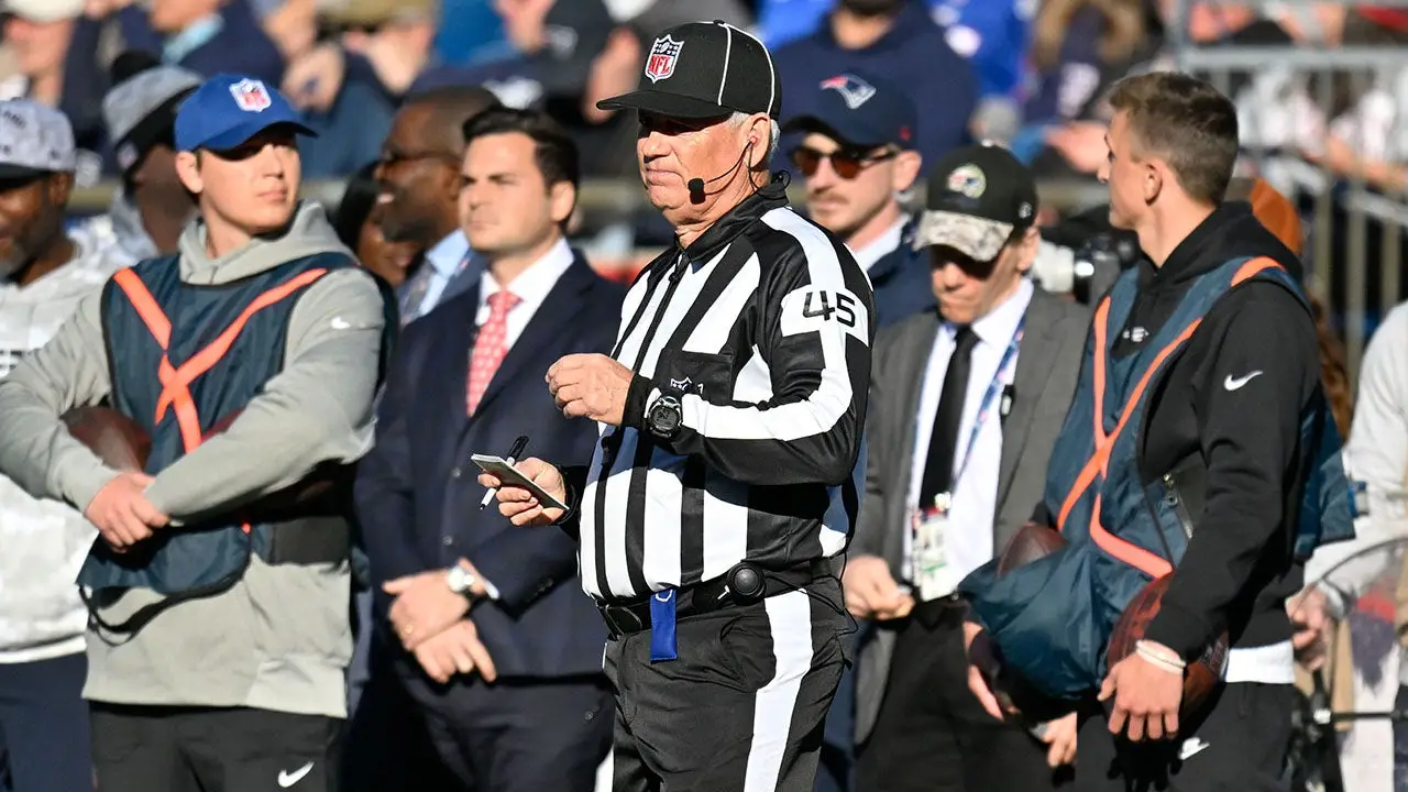NFL looking into situation where line judge Jeff Seeman seemed to use foul language towards Cardinals' Trey McBride