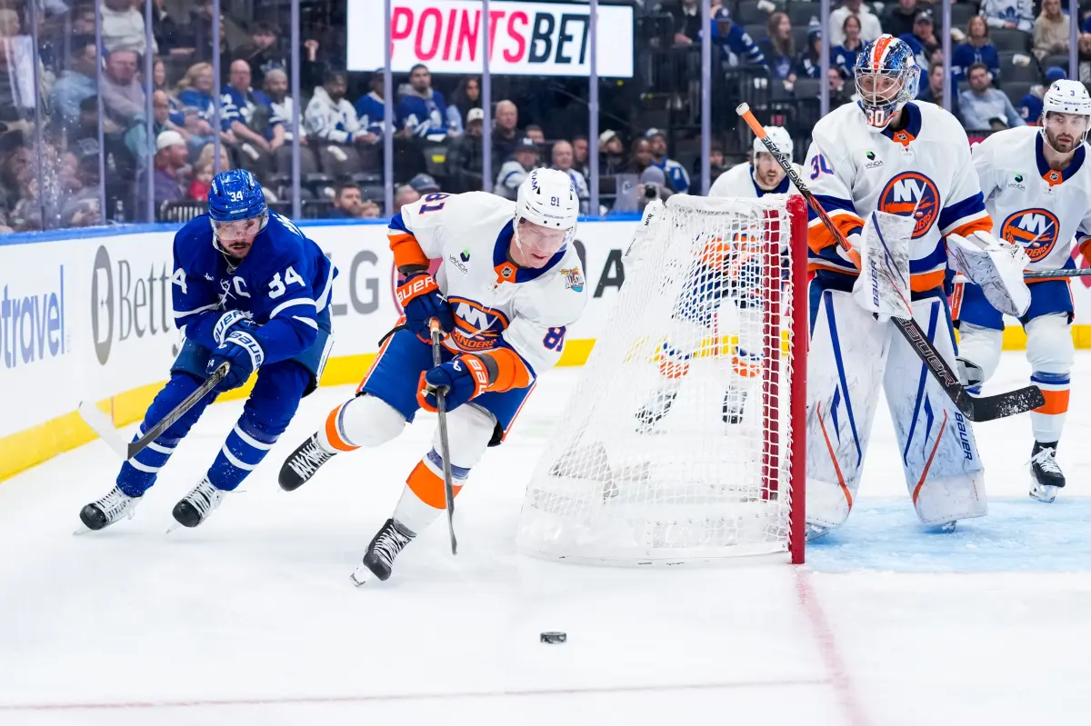 Ondrej Palat demonstrates he has more to offer Islanders, even without scoring a point
