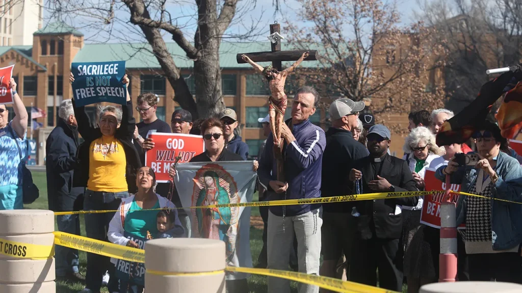 Ottumwa city council reacts strongly after a resident begins with a satanic prayer