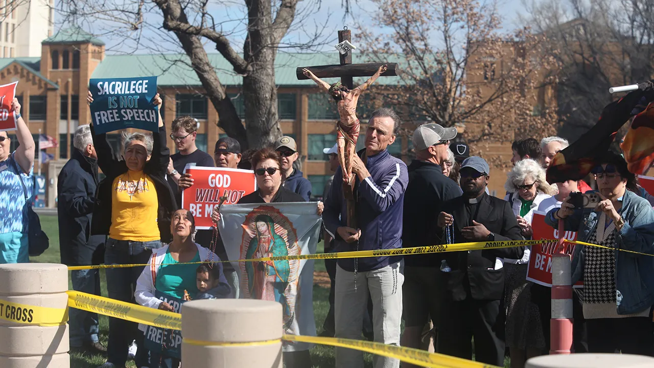 Ottumwa city council reacts strongly after a resident begins with a satanic prayer