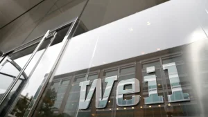 Prominent US law firm Weil, Gotshal & Manges intends to close its doors after 95 years of operation.