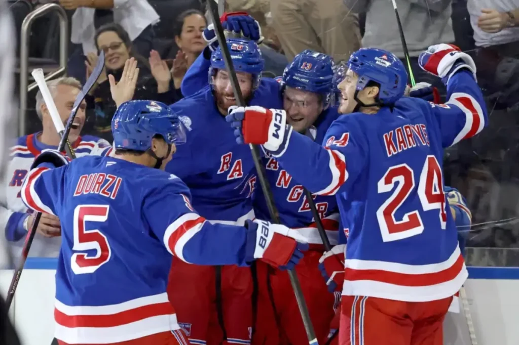 Rangers dominate Lightning to stay unbeaten at MSG