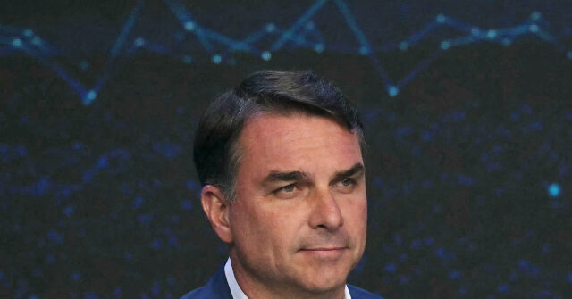 Reports Suggest Flávio Bolsonaro Did Not Surrender Passports and Left Brazil