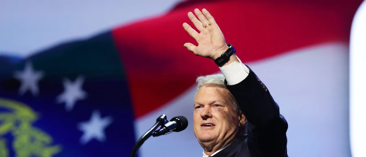 Republicans Abandon 2 Key States As Party's Midterm Outlook Dims