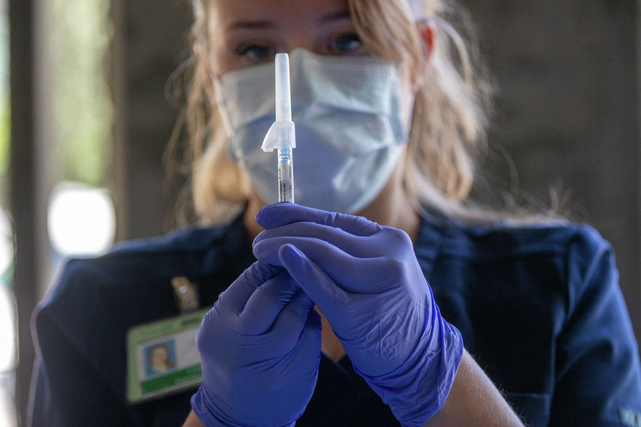 Research finds that many individuals with the flu cease isolation at just the wrong moment.