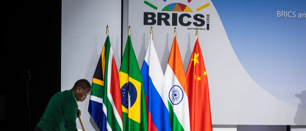 Resource-Heavy Country Aims to Partner with Main Opponent of the US Dollar