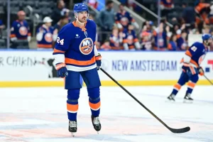 Scott Mayfield, currently sidelined, is not looking to request a trade from the Islanders.