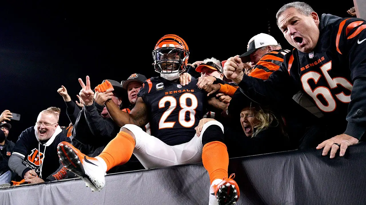Seattle Seahawks offer Joe Mixon a new opportunity in the NFL after running back crisis
