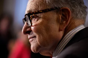 Senate Democrats prevent Republican-backed legislation aimed at limiting lawmakers from buying and selling individual stocks.