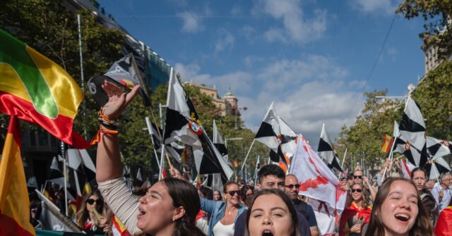 Socialist Pedro Sanchez Faces Boos and Insults During Spain's National Day Parade