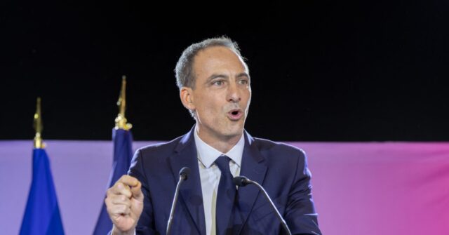 Socialist Primary Victor Promises to Stop Trumpism from Taking Hold in France
