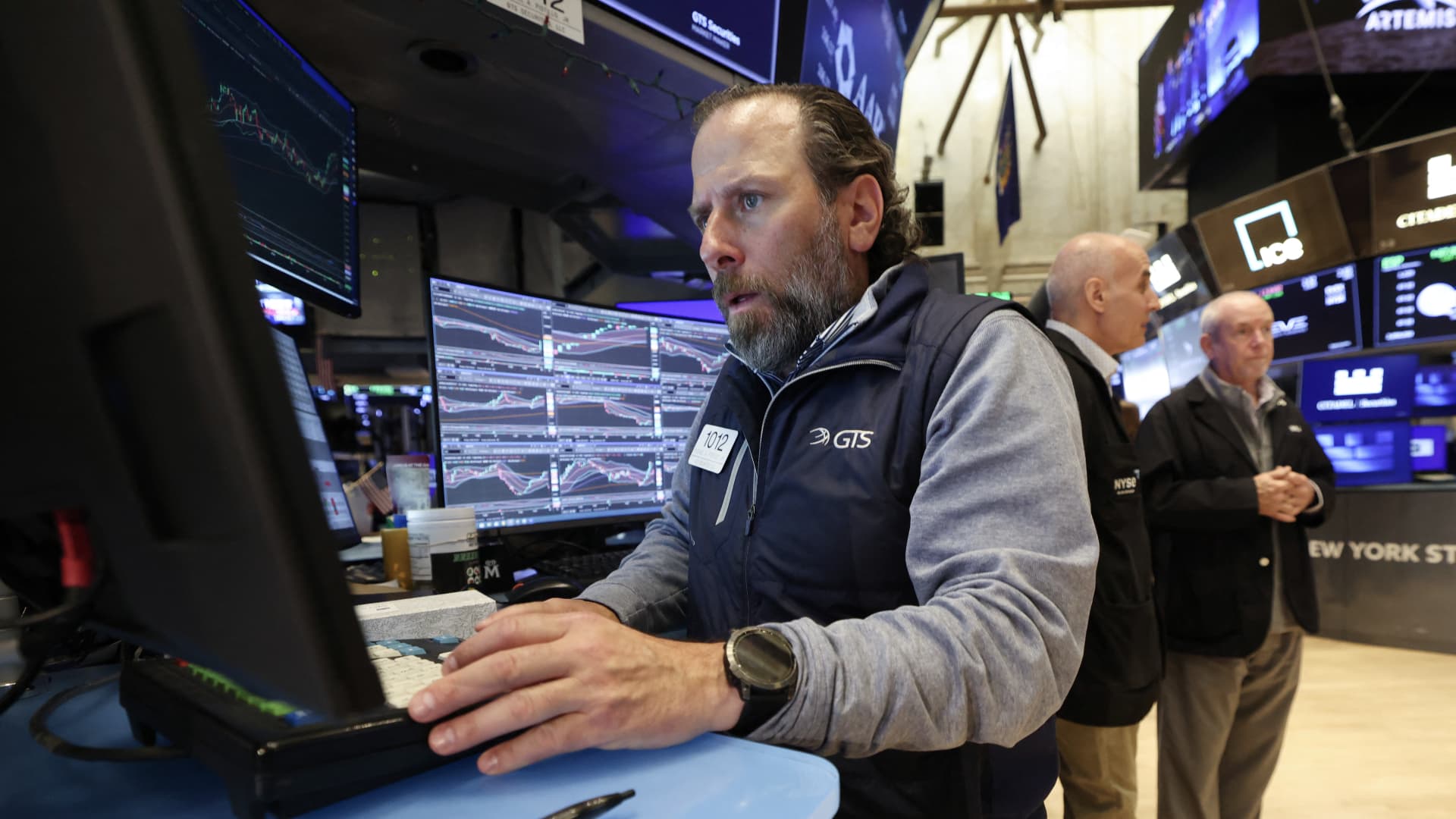S&P 500 futures drop before additional economic reports as tech stocks decline for a second consecutive day: Live updates