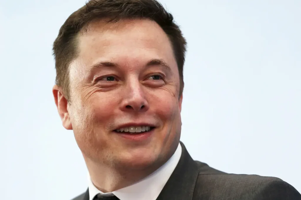 SpaceX moves forward significantly in plans for cell service, causing concern for major telecom companies
