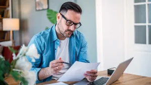 Steps to recover from identity theft by freezing credit and filing a fraud alert