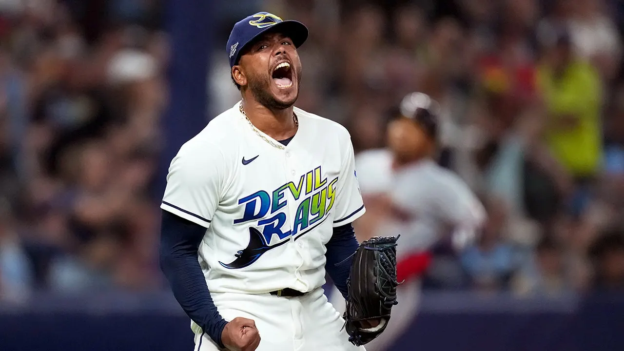Tampa Bay Rays take game two against Guardians due to a costly mistake by Jos&eacute; Ram&iacute;rez, series tied at 1-1