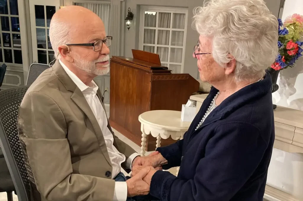 Televangelist Jim Bakker grieved the loss of his sister, Donna Puckett, a week before he died.