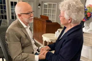 Televangelist Jim Bakker grieved the loss of his sister, Donna Puckett, a week before he died.