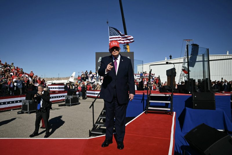 Trump highlights tax cuts and border protection at Arizona rally before the midterm elections