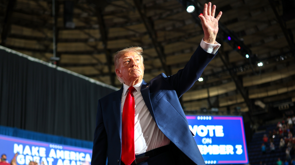 Trump holds rally in Kansas to promote immigration plans during Senate race