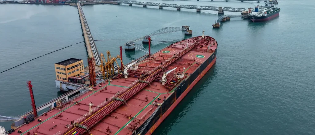 Unprecedented $80,000,000 Shipping Costs Are Making American Oil Too Expensive for Asia