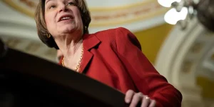 Video reappears showing Democrat showing disrespect to the US flag — and she is now campaigning for governor