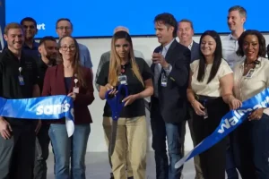 Walmart launches a new advanced center in California