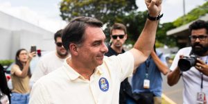 Where could Flávio Bolsonaro be?