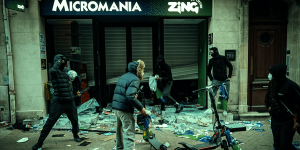 Worker at GameStop in France gains attention for brave stand against violent rioters